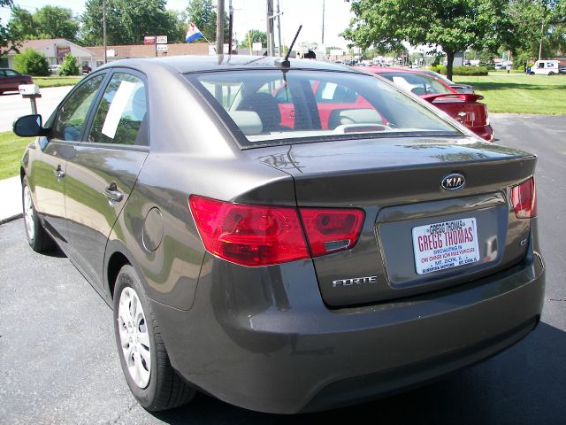 Kia Forte 2011 photo 3