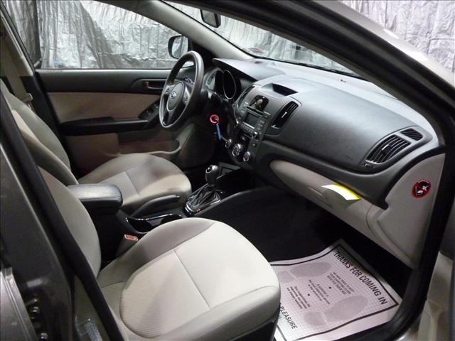 Kia Forte 2011 photo 4