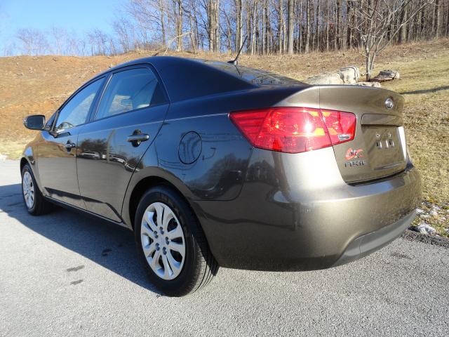 Kia Forte 2011 photo 3