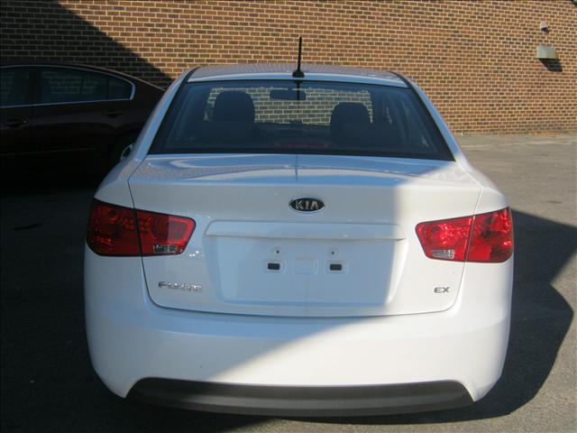 Kia Forte 2011 photo 3