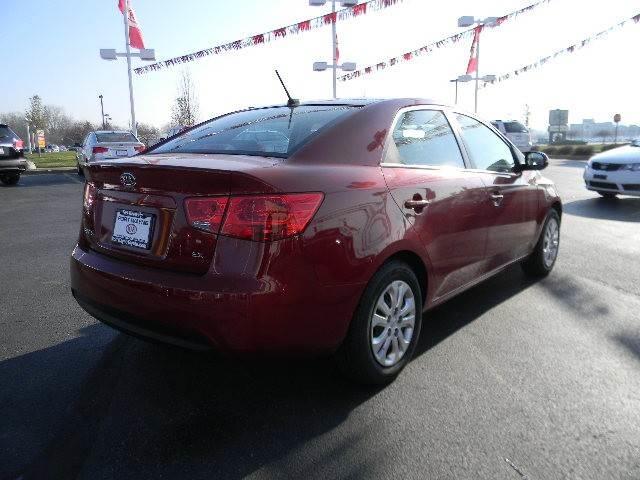 Kia Forte 2011 photo 3