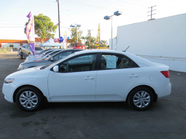 Kia Forte 2011 photo 3