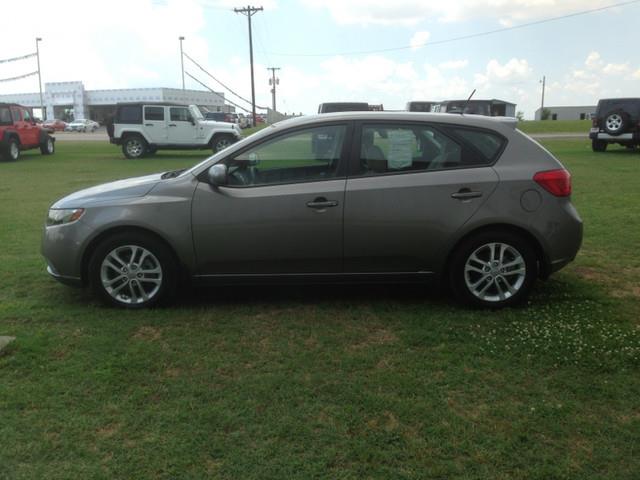 Kia Forte 2012 photo 2