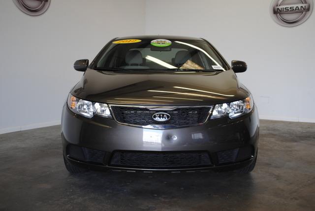 Kia Forte 2012 photo 2