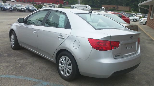 Kia Forte 2012 photo 2