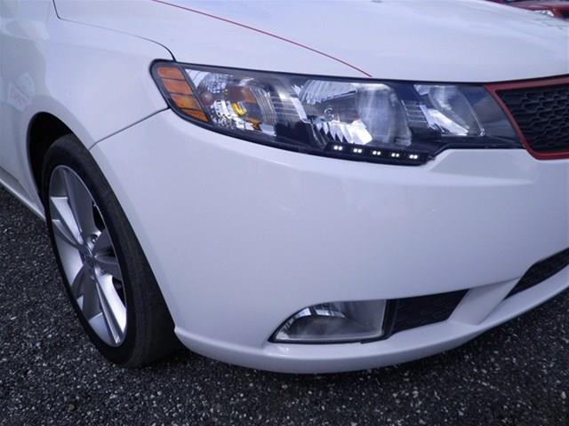 Kia Forte 2012 photo 2