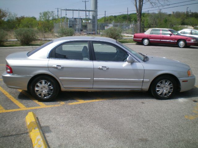 Kia Optima Open-top Sedan