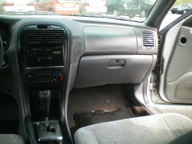 Kia Optima 2004 photo 15