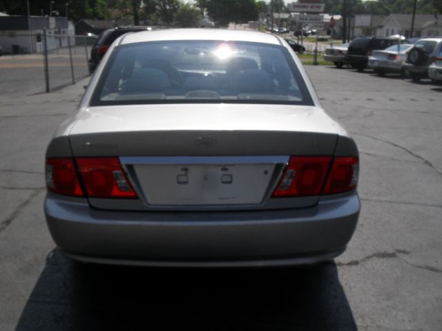 Kia Optima 2004 photo 2