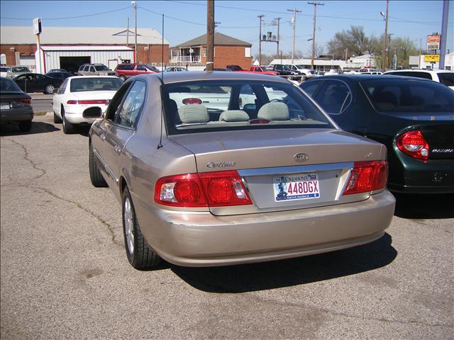 Kia Optima 2004 photo 2