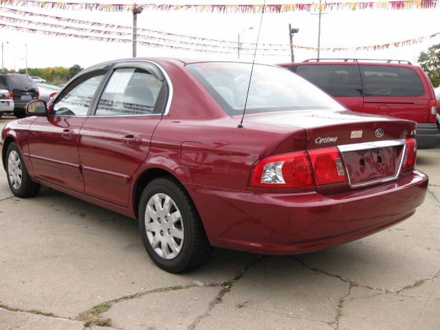 Kia Optima 2004 photo 2