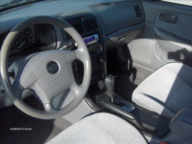 Kia Optima 2004 photo 2