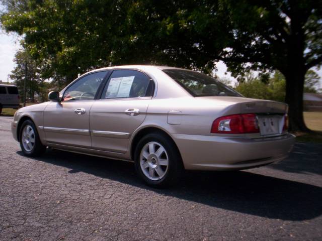 Kia Optima Elk Conversion Van Sedan