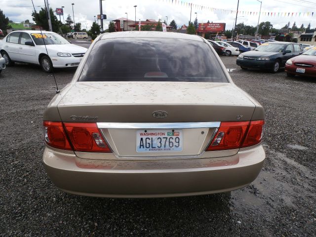 Kia Optima 2004 photo 2