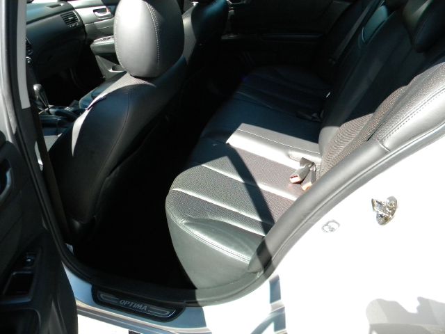 Kia Optima 2006 photo 20