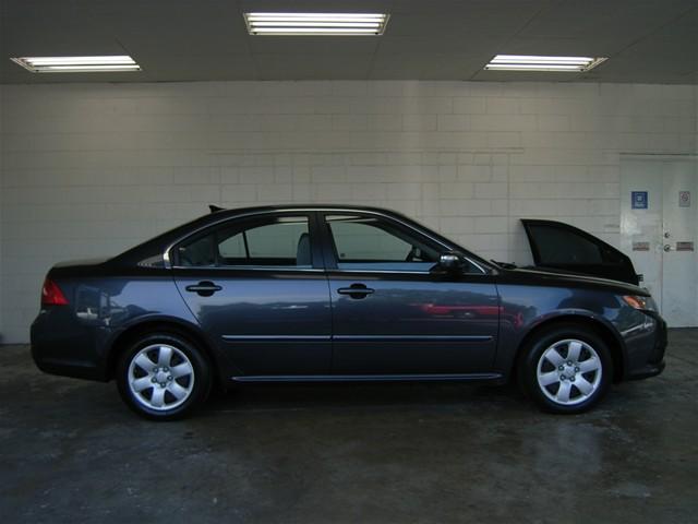 Kia Optima 2010 photo 1