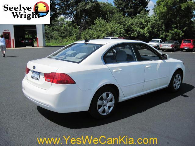 Kia Optima 2010 photo 2