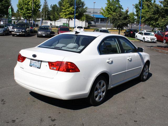 Kia Optima 2010 photo 1