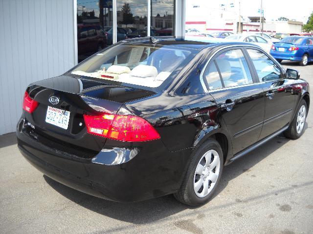 Kia Optima 2010 photo 1