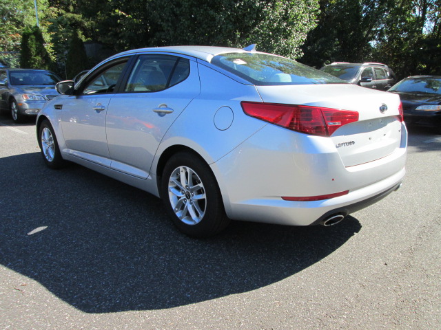 Kia Optima 2011 photo 2