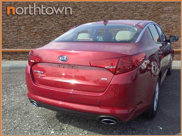 Kia Optima 2011 photo 2