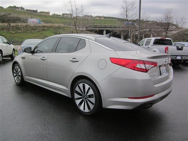 Kia Optima 2011 photo 1