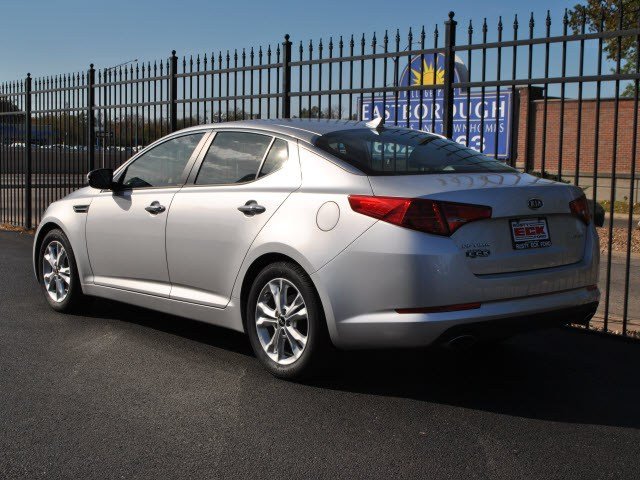 Kia Optima 2011 photo 2