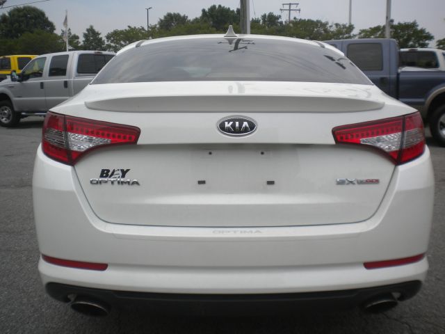 Kia Optima 2011 photo 1