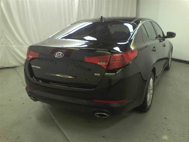 Kia Optima 2011 photo 2