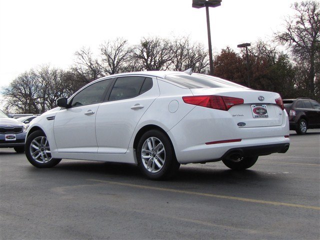 Kia Optima 2011 photo 1