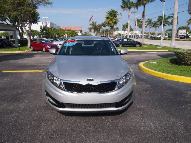 Kia Optima 2011 photo 1