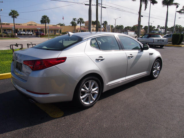 Kia Optima 2011 photo 5