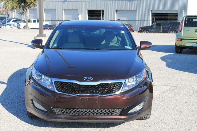 Kia Optima 2011 photo 1