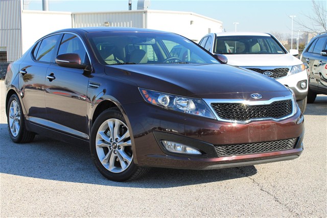 Kia Optima 2011 photo 2