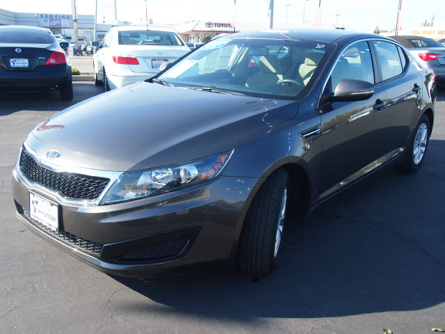 Kia Optima 2011 photo 2