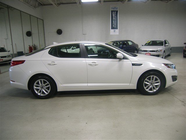 Kia Optima 2011 photo 2