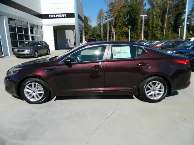 Kia Optima 2011 photo 1