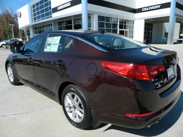 Kia Optima 2011 photo 2