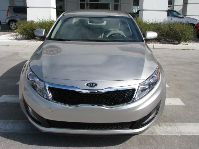 Kia Optima 2011 photo 2