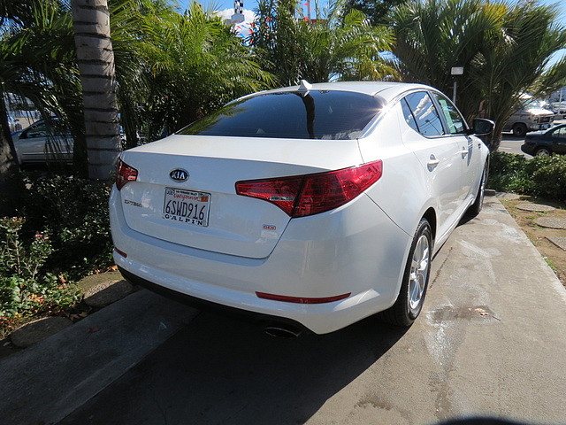 Kia Optima 2011 photo 2