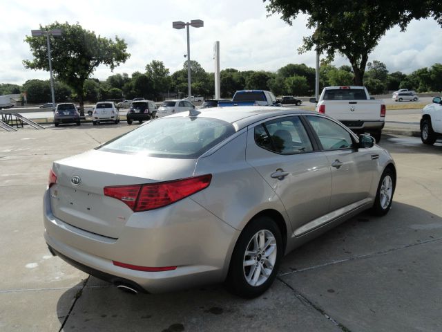 Kia Optima 2011 photo 24