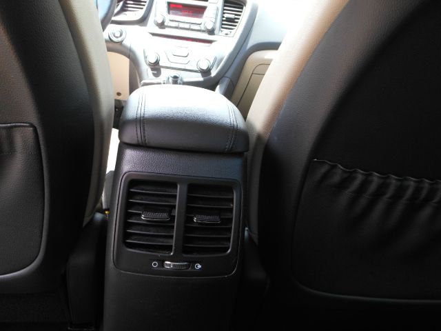 Kia Optima 2011 photo 1