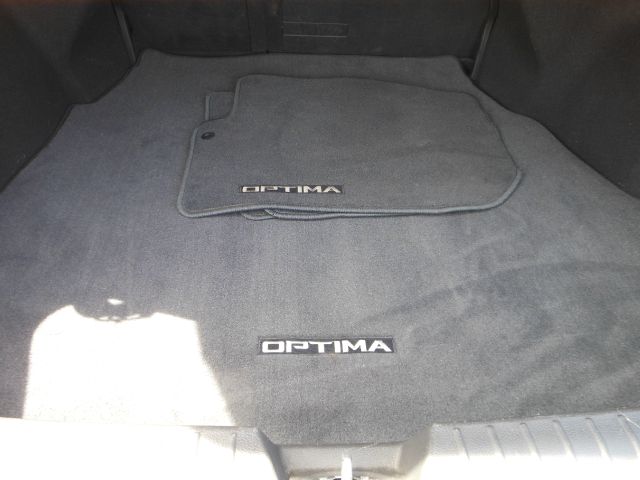 Kia Optima 2011 photo 11