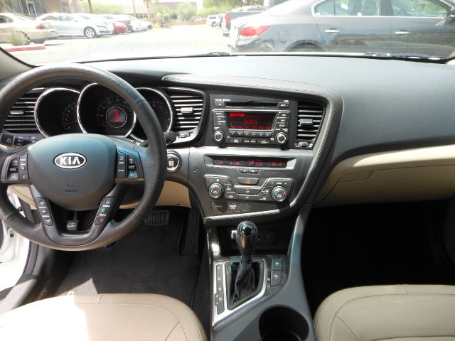 Kia Optima 2011 photo 24