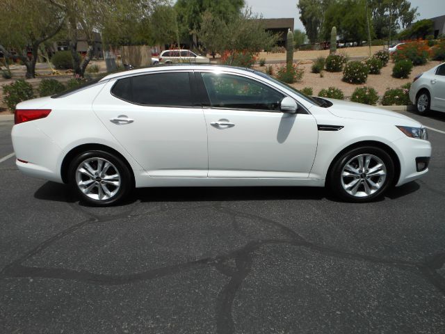 Kia Optima 2011 photo 8