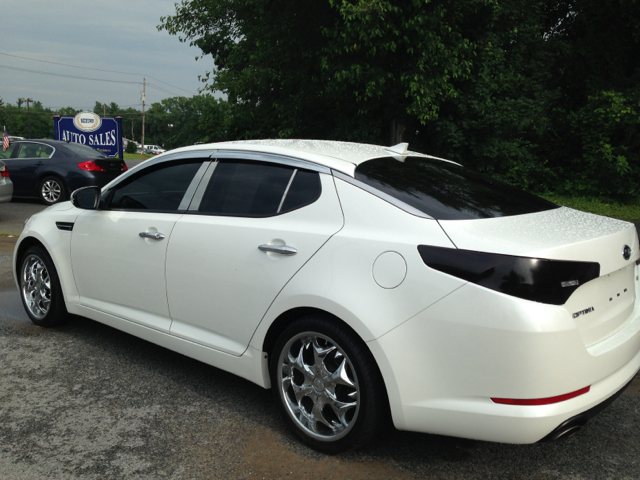 Kia Optima 2011 photo 1