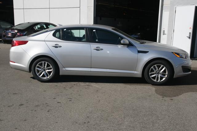 Kia Optima 2011 photo 1