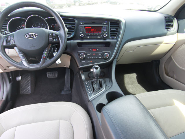 Kia Optima 2011 photo 1