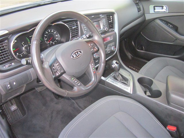 Kia Optima 2011 photo 2