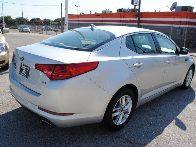 Kia Optima 2011 photo 1